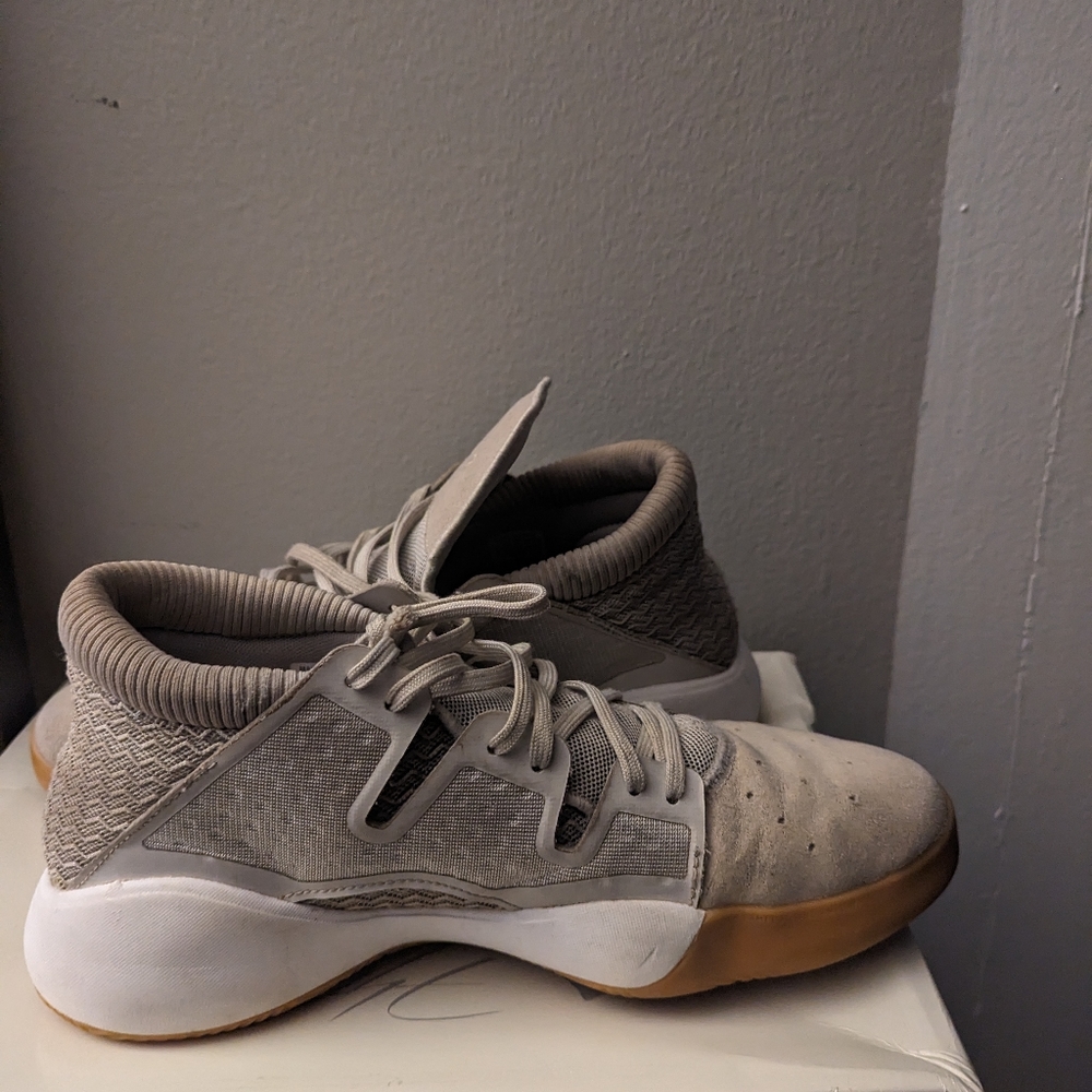 Adidas 11222 sneakers.
